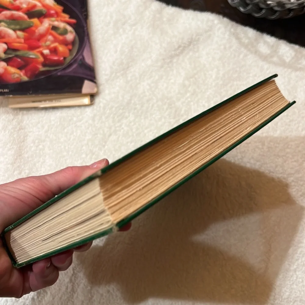 WEIGHT WATCHERS FAST & FABULOUS COOKBOOK 1983 HARDCOVER W DUST COVER COOKBOOK
